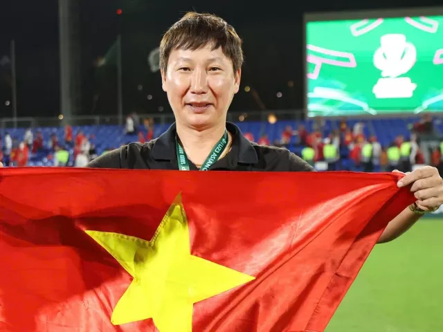 HLV Kim Sang-sik và hành trình 1.000 ngày từ thất bại ở Hàn Quốc đến thành công rực rỡ tại Việt Nam