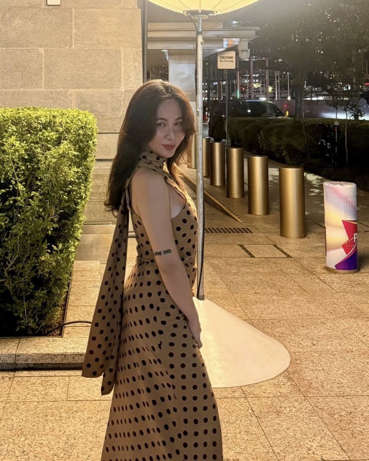 Ảnh sao 29/1: Cường Đôla 'bỏ rơi' vợ, ngủ riêng với ba con - 2