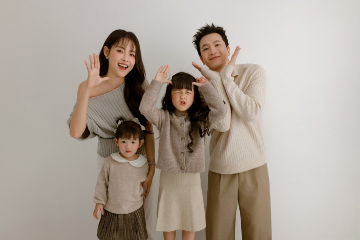 Ảnh sao 29/1: Cường Đôla 'bỏ rơi' vợ, ngủ riêng với ba con - 3