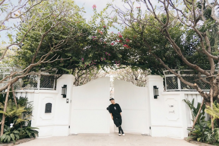 Ảnh sao 29/1: Cường Đôla 'bỏ rơi' vợ, ngủ riêng với ba con - 4