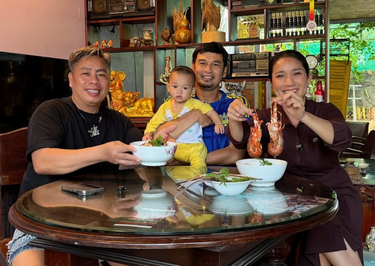 Cát Tường thăm nhà tiền chế 30 triệu đồng của Tiết Cương - 4