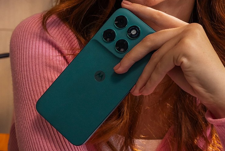 Motorola ra mắt Moto G77: Smartphone tầm trung chạm “đỉnh cấu hình”