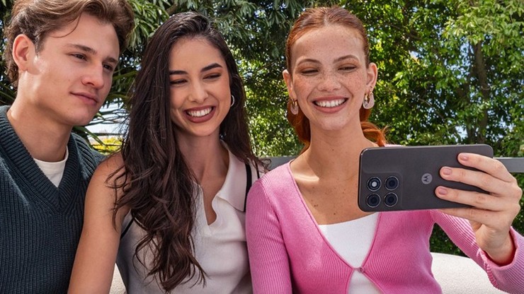 Moto G77 gây bất ngờ với thông số kỹ thuật được trang bị.