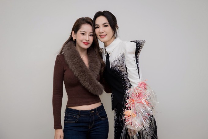 Chi Pu trong hậu trường concert của Ella hôm 25/1.