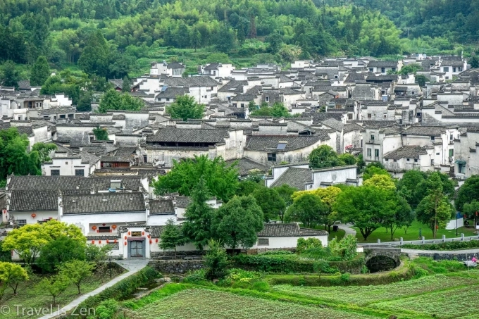 Làng Hoành Thôn nhìn từ trên cao. Ảnh: traveliszen