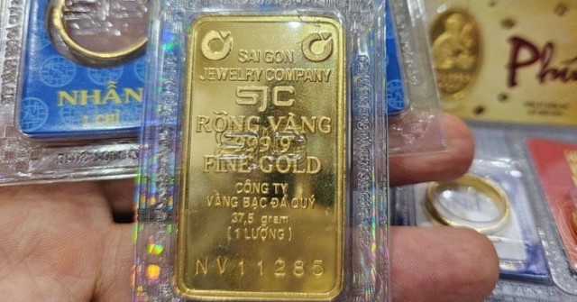 Giá vàng chiều nay vượt 191 triệu đồng, thông t...