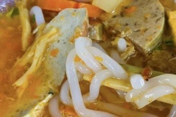 Nước dùng không cần xương hay thịt, món bánh canh cua vẫn ngọt thơm, lên màu đẹp nhờ loại nguyên liệu này