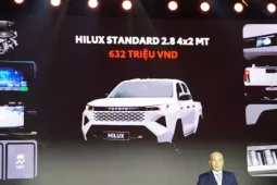 Toyota Hilux bản mới chính thức công bố giá từ 632 triệu đồng