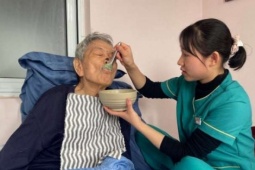 Dở khóc dở cười thuê giúp việc (bài 1): Người trộm cắp, kẻ ôm tiền “cao chạy xa bay” bỏ rơi người già