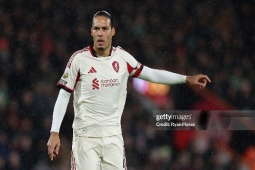 Liverpool thắng đậm 6-0 ở Cúp C1, Van Dijk ghi danh lịch sử