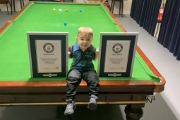 Nóng nhất thể thao tối 29/1: Bé 2 tuổi lập kỷ lục thế giới môn bi-a