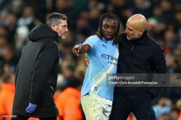 Man City thắng nhưng không trọn vẹn: Doku chấn thương, HLV Guardiola báo tin dữ