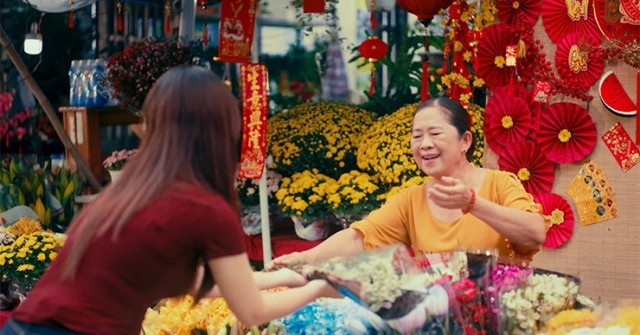 Tết không chỉ là đoàn viên, Tết còn sẻ chia may mắn