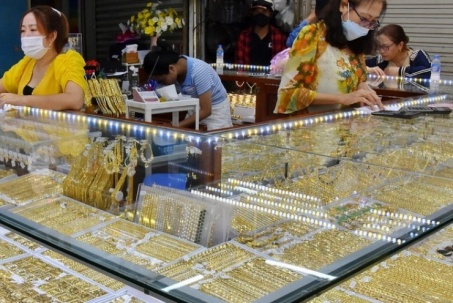 Giá vàng hôm nay 29-1: Tăng vọt gần 300 USD/ounce, lập đỉnh lịch sử mới