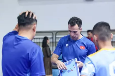 HLV Diego Giustozzi: Lebanon có thể đá phòng ngự 35 phút ở trận đấu có 40 phút