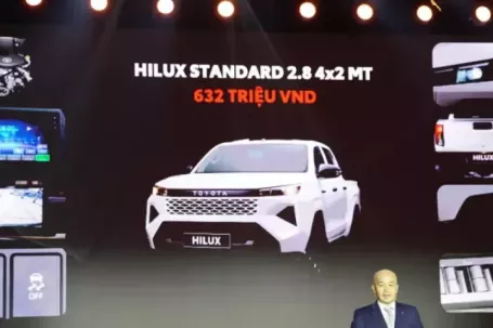 Toyota Hilux bản mới chính thức công bố giá từ 632 triệu đồng