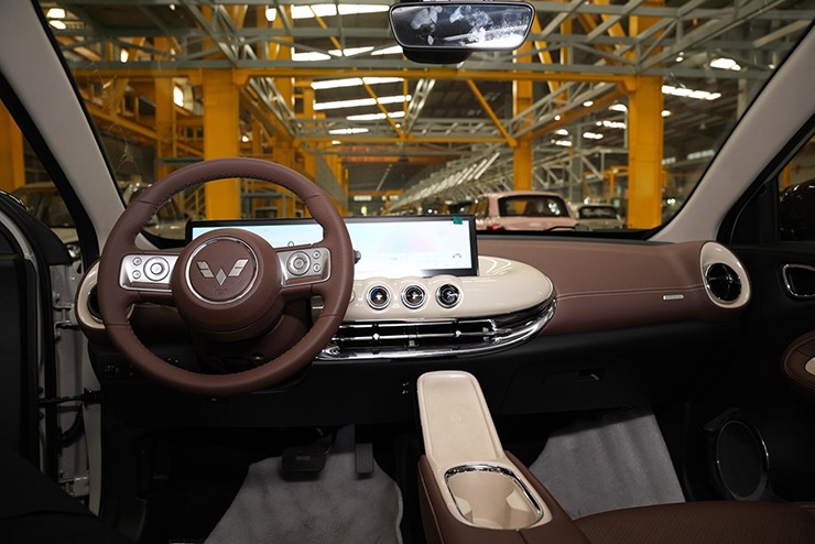 Wuling Bingo 2026 bản cao cấp hơn vẫn giữ 2 màn hình và bổ sung nhiều trang bị