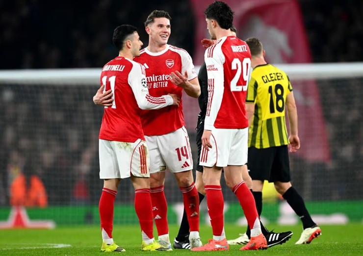 Arsenal khép lại vòng bảng Cúp C1 với thành tích toàn thắng