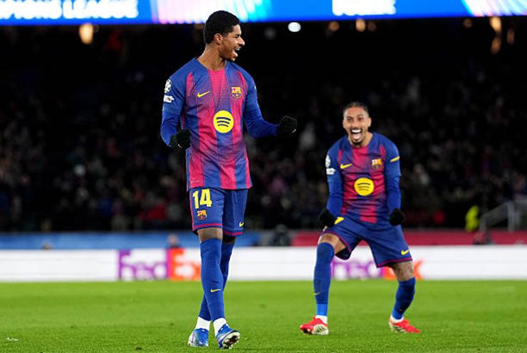 Rashford lập công từ quả đá phạt trực tiếp cho Barca