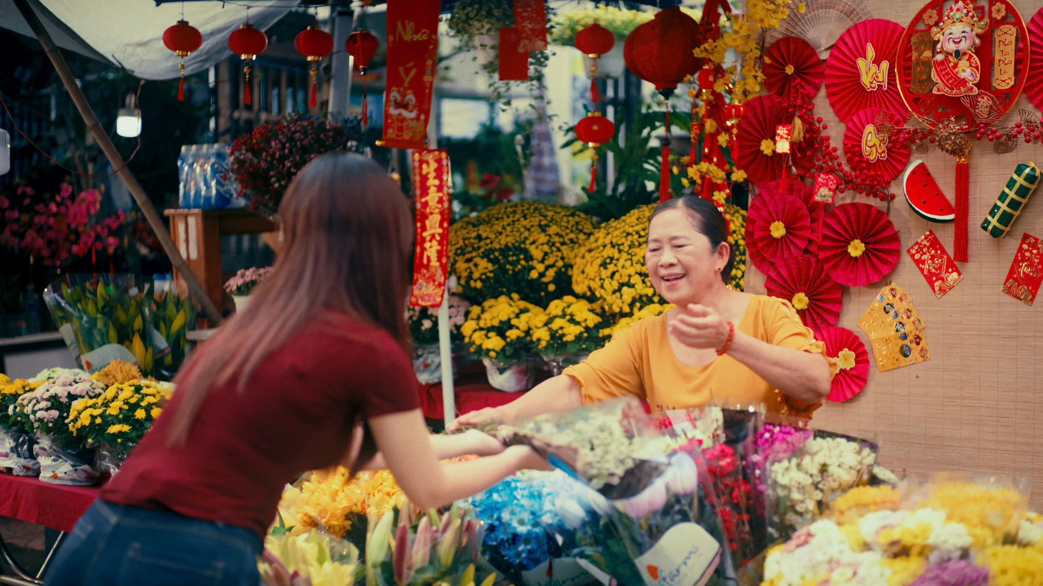 Phim ngắn Tết 2026 của Vietlott gửi gắm thông điệp “Tết không chỉ là thời gian đoàn viên, Tết còn là lúc để sẻ chia may mắn”. Ảnh: DNCC