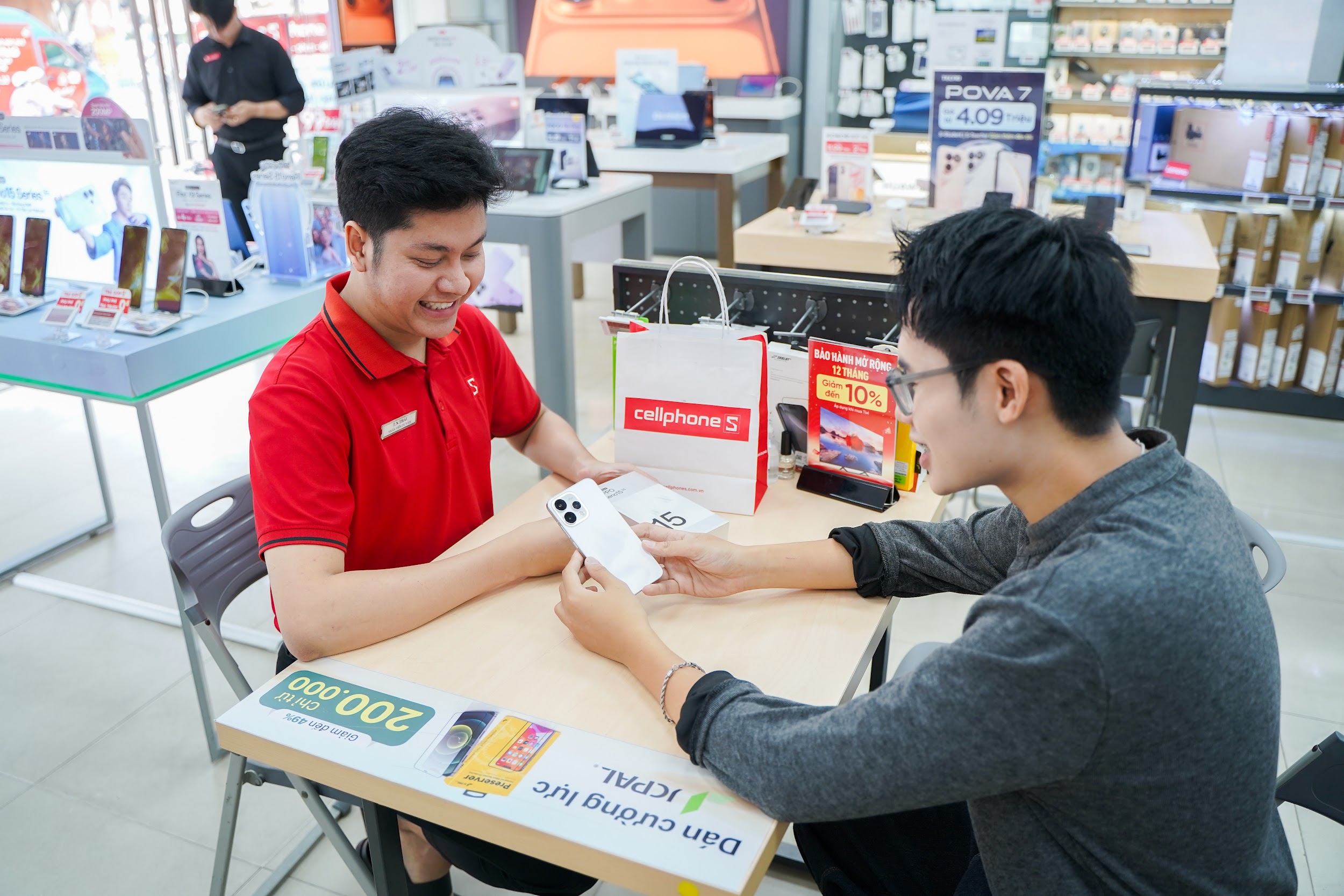 Sắm OPPO Reno15 series đón Tết, nhận gói quà đến 4 triệu - 1