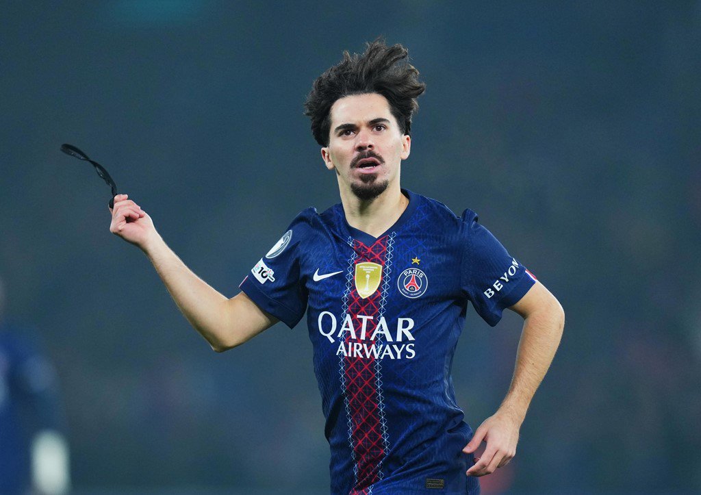 Vitinha mở tỷ số cho PSG