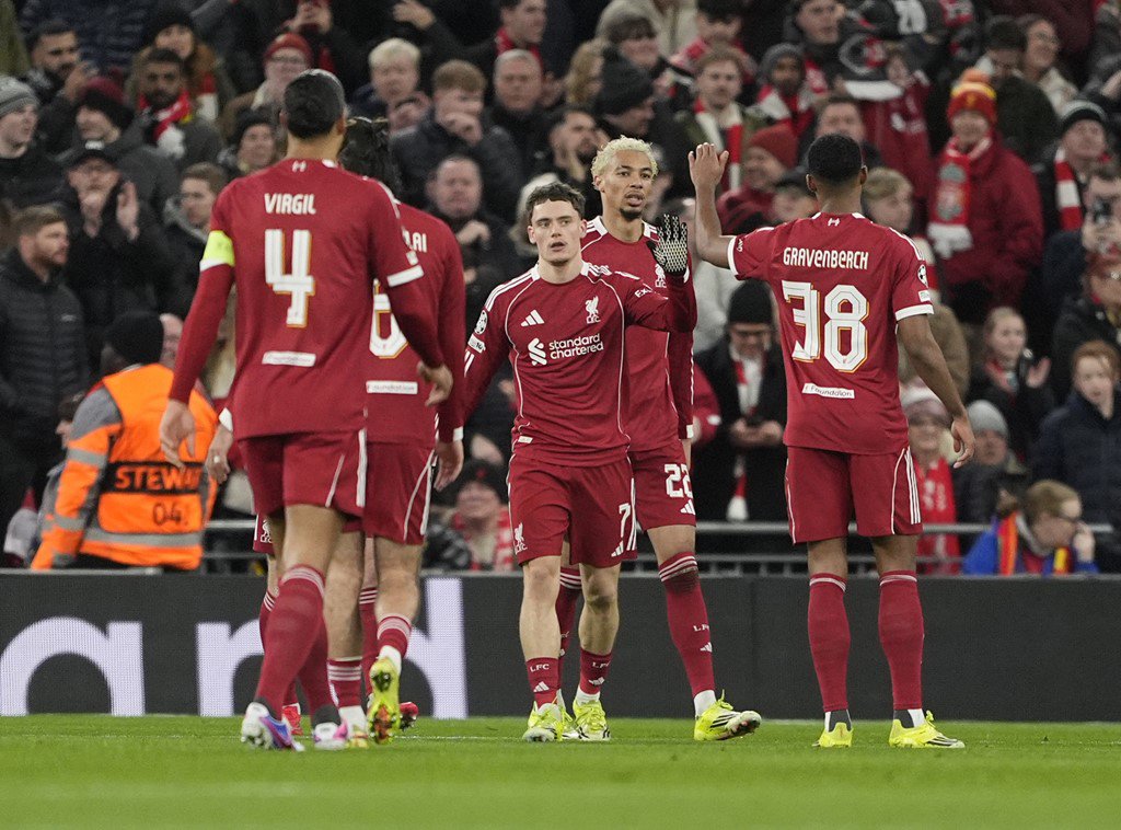 Liverpool vươn lên dẫn 2-0 chỉ sau hơn 20 phút thi đấu