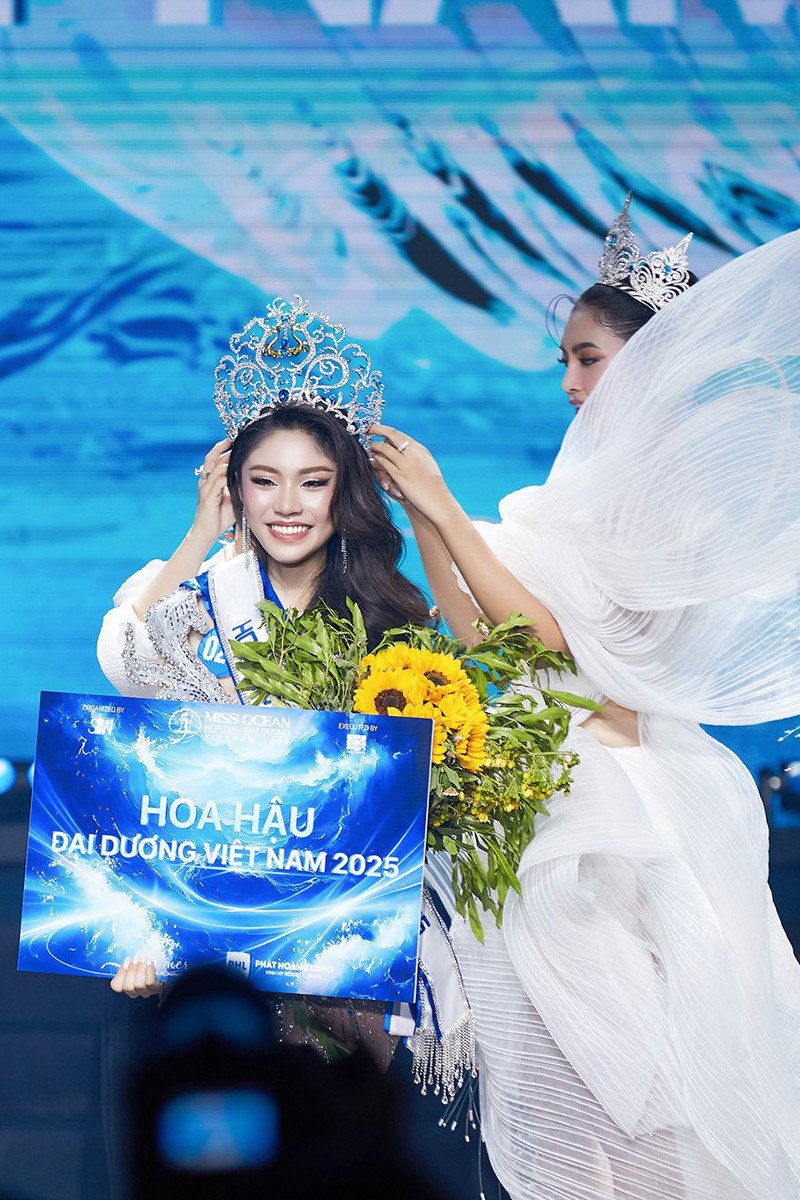 Thanh Thảo đăng quang Hoa hậu Đại dương Việt Nam hồi tháng 9/2025.