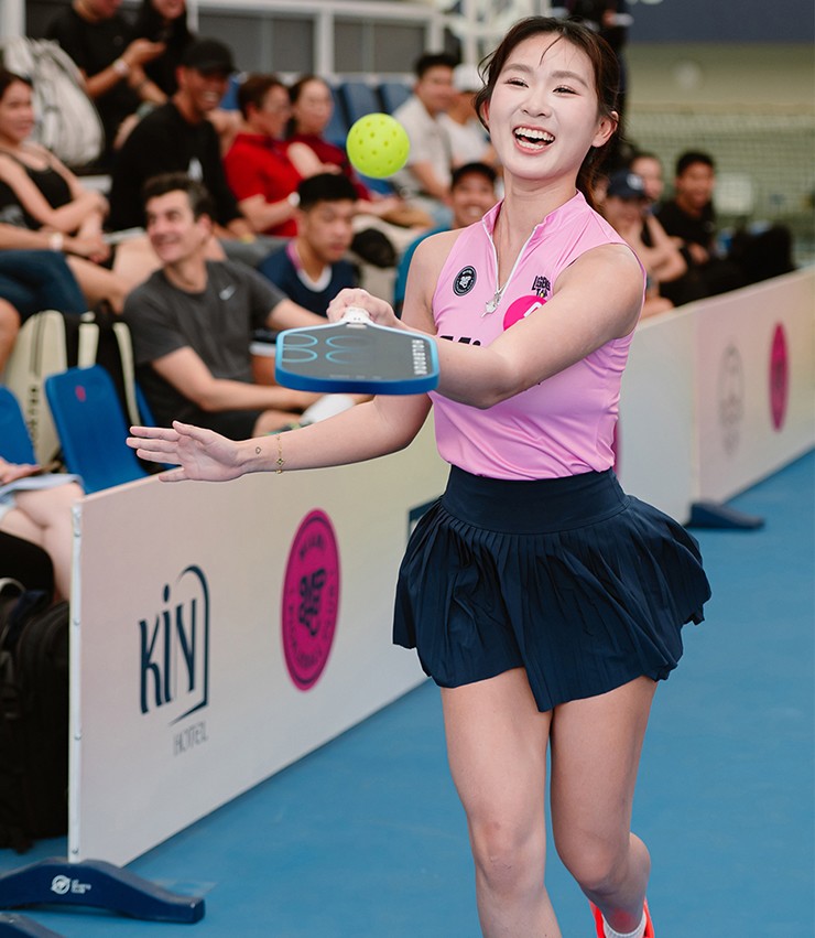 Kim "vén váy" có màn pha trò hài hước