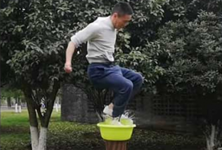 Zhang và màn thể hiện kung fu đi trên mặt nước năm 2019