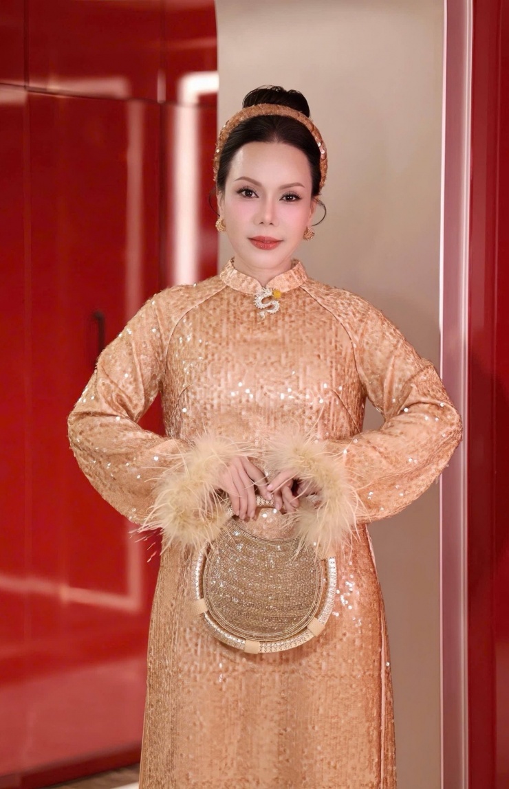 Việt Hương từng suy nhược cơ thể, phải nhập viện điều trị vì tin tiêu cực trên MXH.&nbsp;