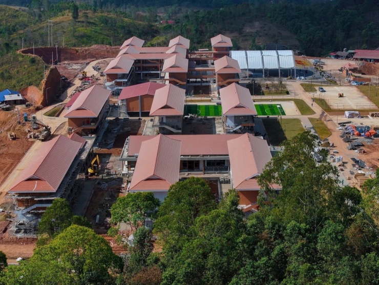 Cận cảnh trường học hiện đại bậc nhất vùng biên giới Điện Biên sắp khánh thành - 2