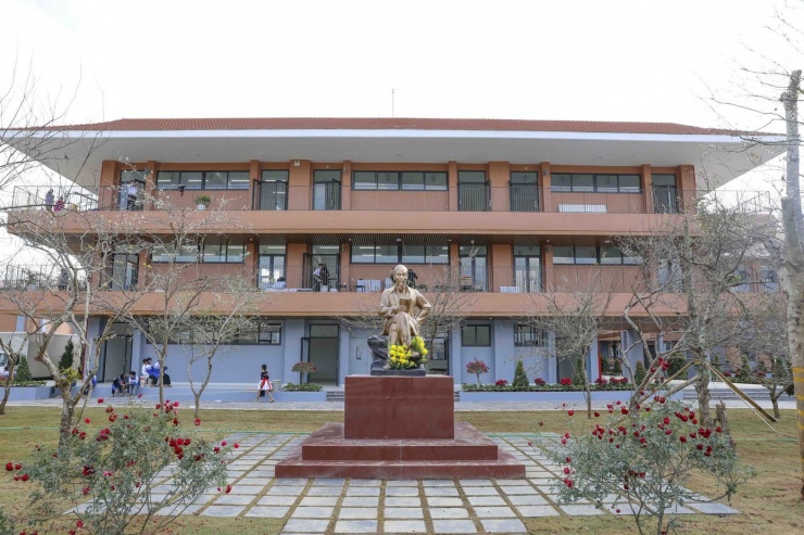 Cận cảnh trường học hiện đại bậc nhất vùng biên giới Điện Biên sắp khánh thành - 4