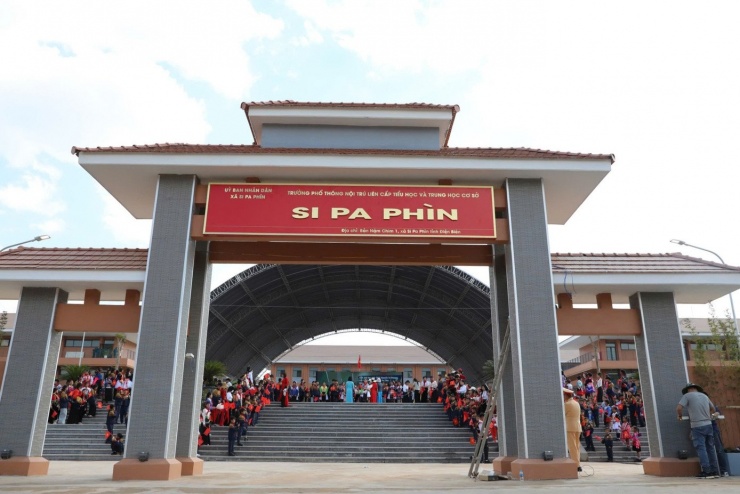 Cận cảnh trường học hiện đại bậc nhất vùng biên giới Điện Biên sắp khánh thành - 3