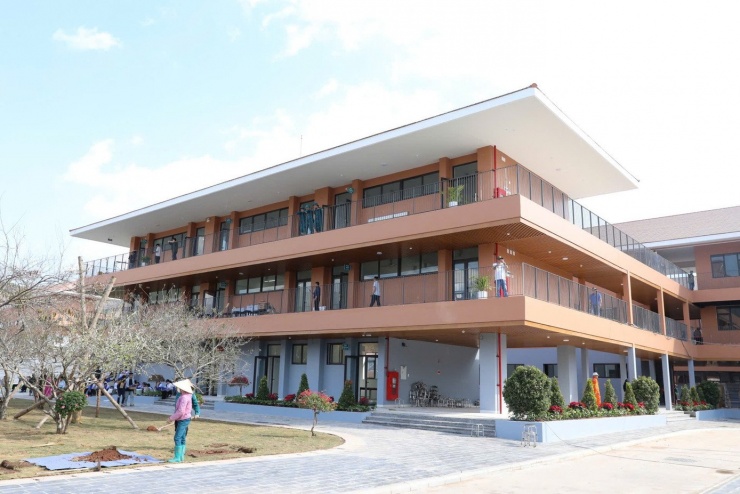 Cận cảnh trường học hiện đại bậc nhất vùng biên giới Điện Biên sắp khánh thành - 9