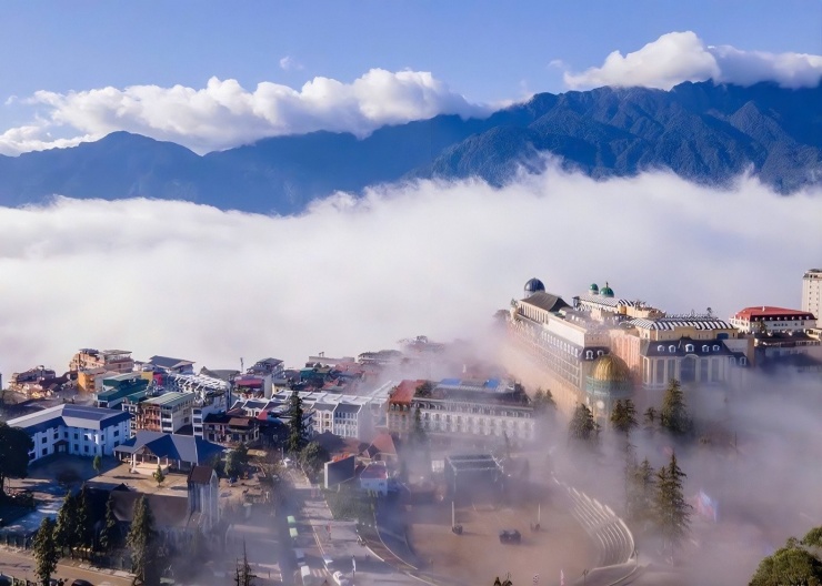 Một góc Sa Pa mù sương. Ảnh: Phạm Bằng