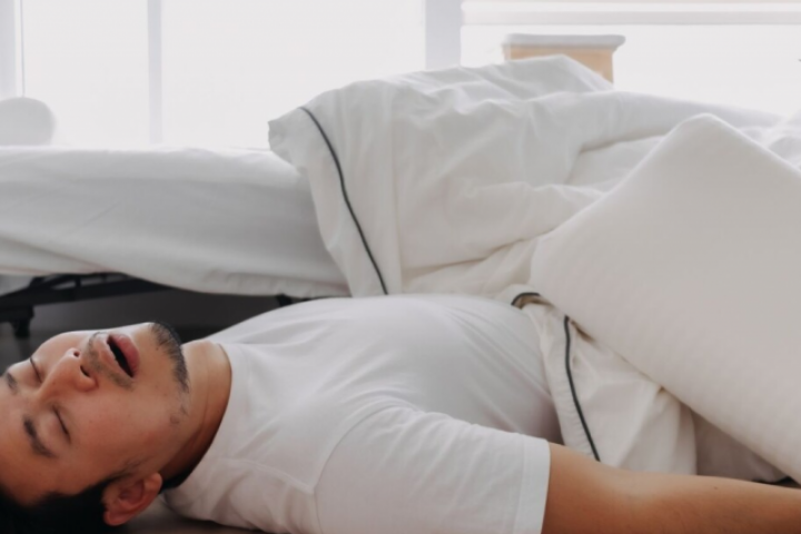 Nếu nói mơ lúc ngủ, bạn có nhiều nguy cơ bị lú lẫn, giảm nhận thức khi về già