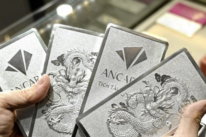 Giá bạc giảm nhanh chưa từng có, chỉ một ngày mất gần 21 triệu đồng/kg