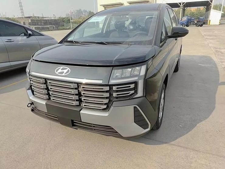 Hyundai Stargazer 2026 bất ngờ xuất hiện tại khuôn viên nhà máy ở Việt Nam - 1