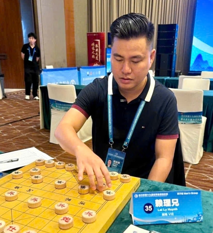 Lại Lý Huynh rất mạnh ở nội dung cờ tiêu chuẩn