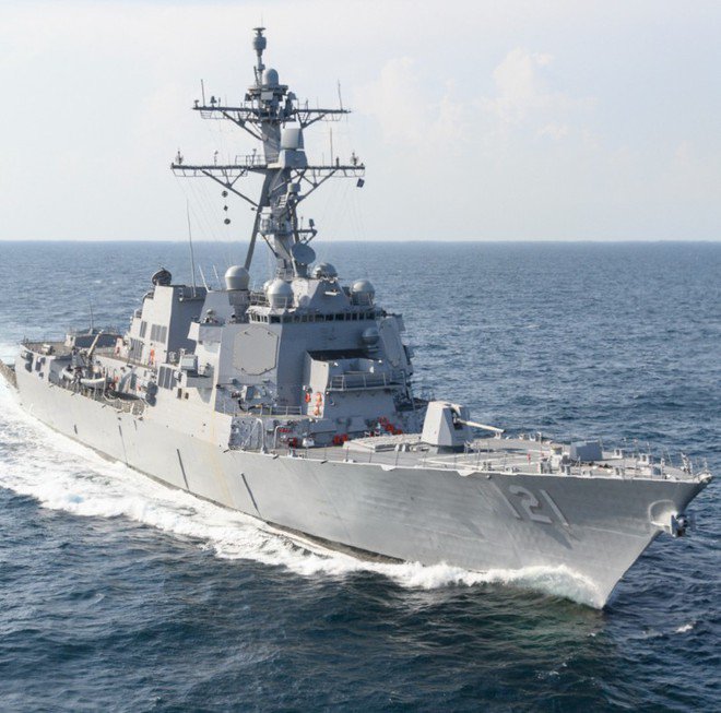 Nhóm tác chiến tàu sân bay USS Abraham Lincoln bao gồm các tàu USS Michael Murphy (DDG-112), USS Spruance (DDG-111) và USS Frank E. Petersen Jr (DDG-121). Ảnh: The Telegraph.