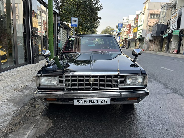 Cận cảnh "hàng hiếm" Toyota Crown Wagon của ông Đặng Lê Nguyên Vũ - 2