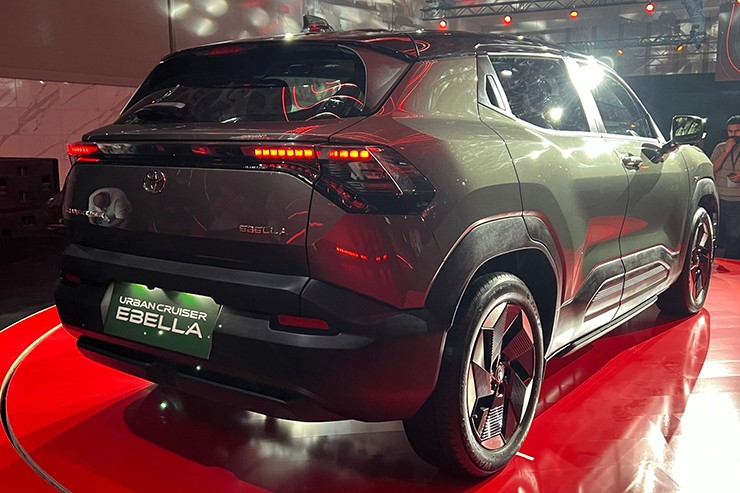 Toyota Urban Cruiser Ebella trình làng, SUV chạy điện giá từ 520 triệu đồng - 4