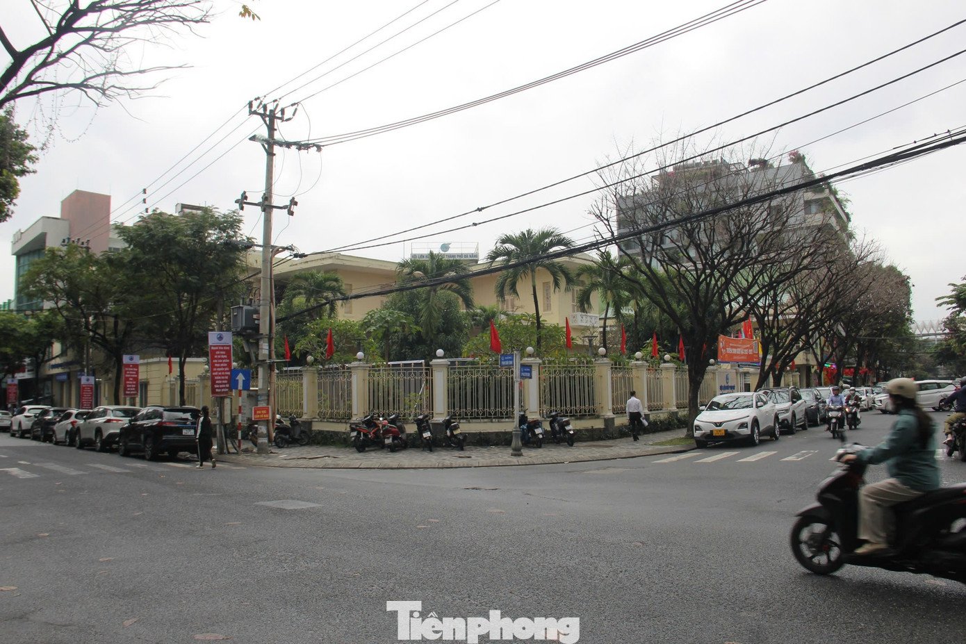 Diện tích nhà và khuôn viên rộng, không gian kiến trúc phù hợp để xây dựng thiết chế văn hóa đa năng. Hạ tầng, kết cấu và cảnh quan phù hợp với chức năng phục vụ cộng đồng và các hoạt động văn hóa - nghệ thuật chuyên nghiệp.