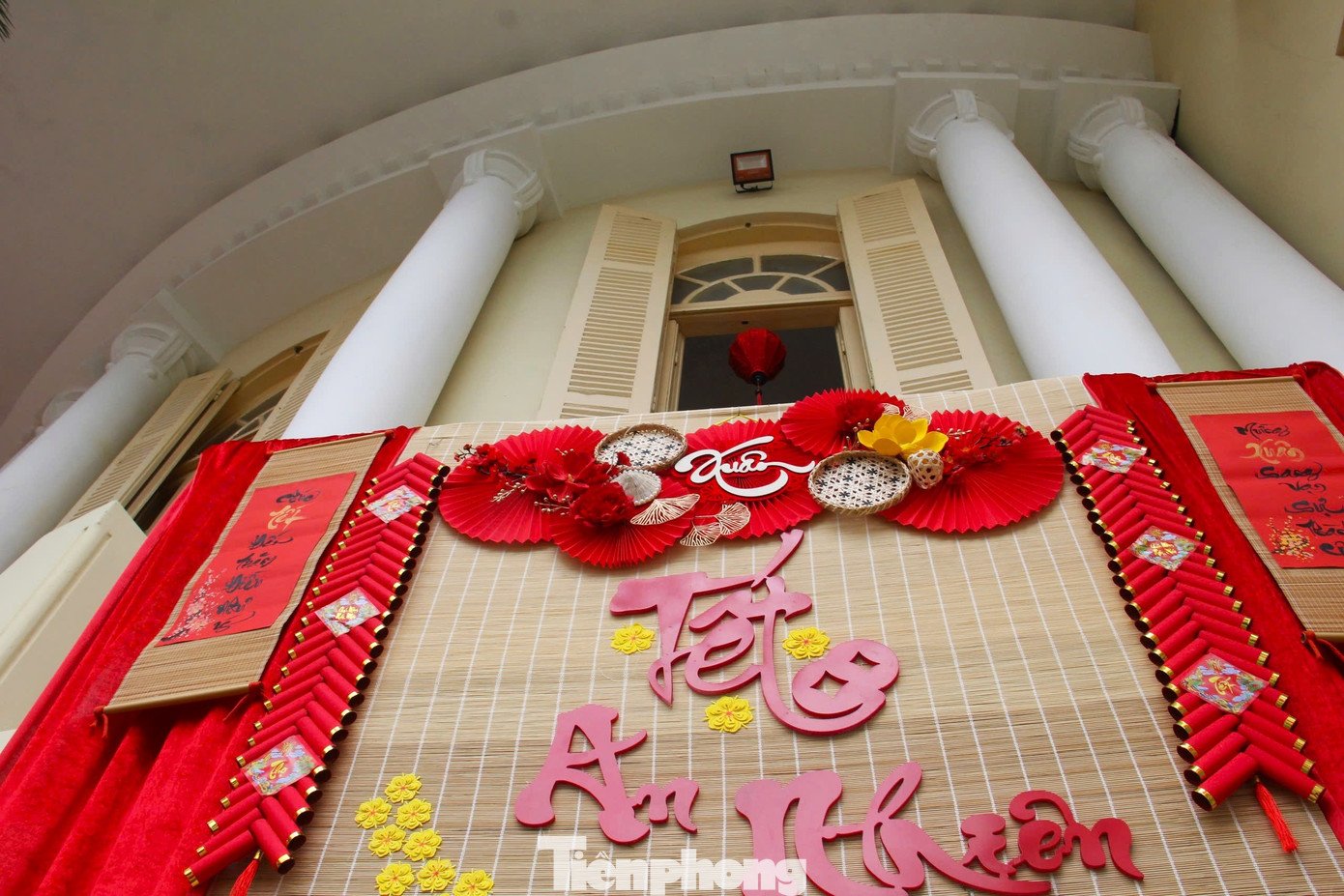 Diện tích nhà và khuôn viên rộng, không gian kiến trúc phù hợp để xây dựng thiết chế văn hóa đa năng. Hạ tầng, kết cấu và cảnh quan phù hợp với chức năng phục vụ cộng đồng và các hoạt động văn hóa - nghệ thuật chuyên nghiệp.