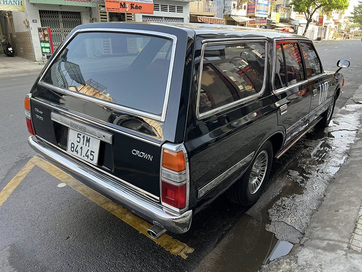 Cận cảnh "hàng hiếm" Toyota Crown Wagon của ông Đặng Lê Nguyên Vũ - 4