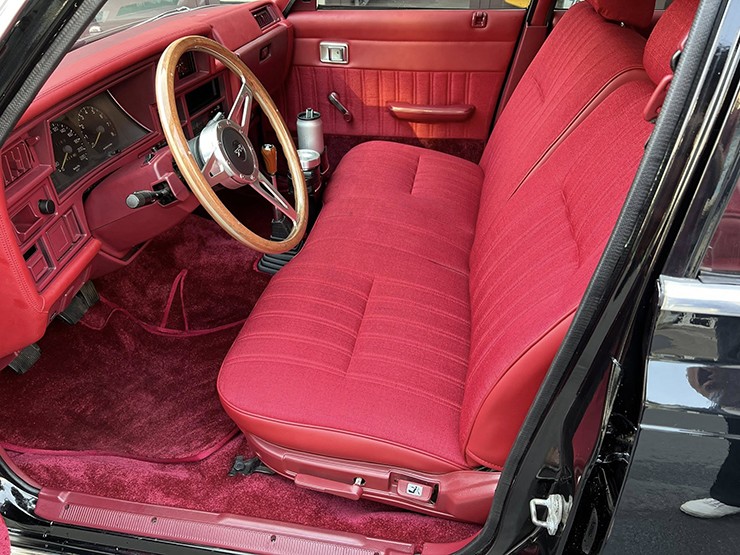 Cận cảnh "hàng hiếm" Toyota Crown Wagon của ông Đặng Lê Nguyên Vũ - 6