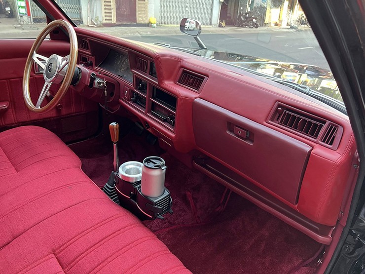 Cận cảnh "hàng hiếm" Toyota Crown Wagon của ông Đặng Lê Nguyên Vũ - 8