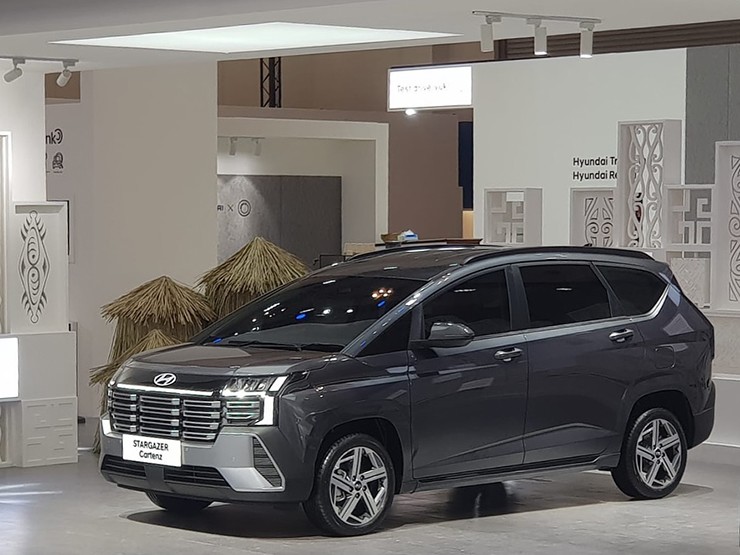 Hyundai Stargazer 2026 bất ngờ xuất hiện tại khuôn viên nhà máy ở Việt Nam - 7