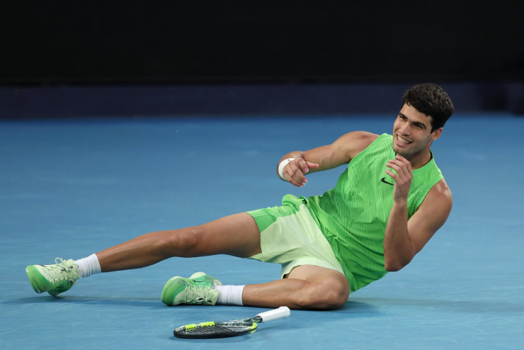 Nhiều người xem lo lắng khi nghĩ Alcaraz gặp chấn thương nhưng đó là vấn đề chuột rút, vì thế "Carlitos" vẫn có thể chiến thắng Zverev sau 5 set, kéo dài 5 giờ 27 phút